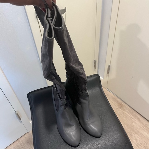 Gray boots - Picture 5 of 7